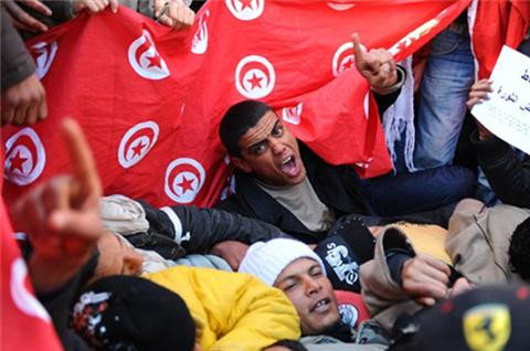 Νέες διαδηλώσεις στην Τυνησία για την παραίτηση της μεταβατικής κυβέρνησης