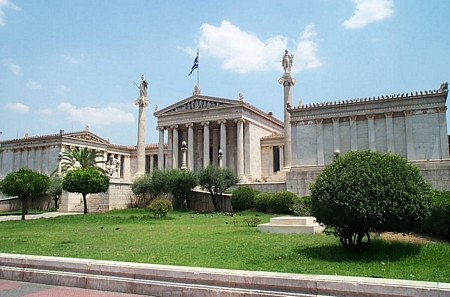 Ο πρύτανης του πανεπιστημίου Αθηνών ζητά την παραίτηση του αντιπρύτανη