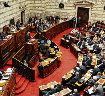 Κατατέθηκε στη Βουλή το νομοσχέδιο για το άνοιγμα των «κλειστών επαγγελμάτων»