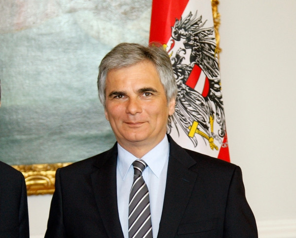 Υπέρ της επιτάχυνσης των μέτρων για το μηχανισμό στήριξης και η Αυστρία