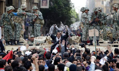 Πάνω από 100 οι νεκροί στην Αίγυπτο. Κρίσιμος ο ρόλος του στρατού
