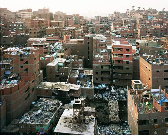 Μια απίστευτη σκουπιδόπολη έξω από το Κάιρο