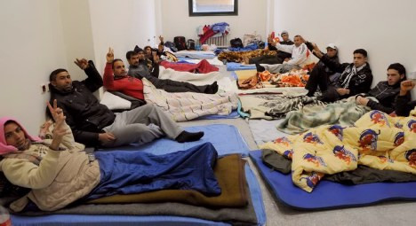 Επιμένουν στη συνέχιση της απεργίας πείνας οι μετανάστες