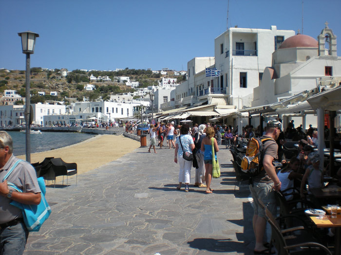 Reuters: Οι ταραχές στη Β. Αφρική θα ευνοήσουν τον ελληνικό τουρισμό