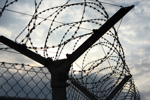 Κρατούμενοι απεργοί πείνας διεκδικούν τη μη έκδοση συγκρατούμενού τους