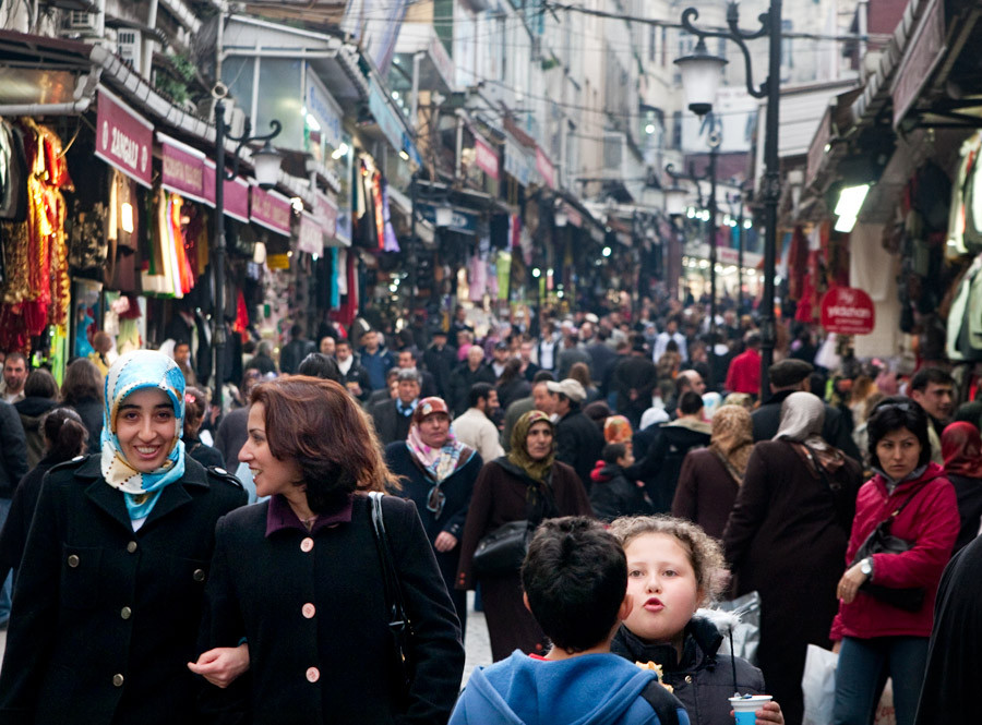 Κωνσταντινούπολη-Αθήνα: καταθλιπτικές συγκρίσεις, του Ανταίου Χρυσοστομίδη