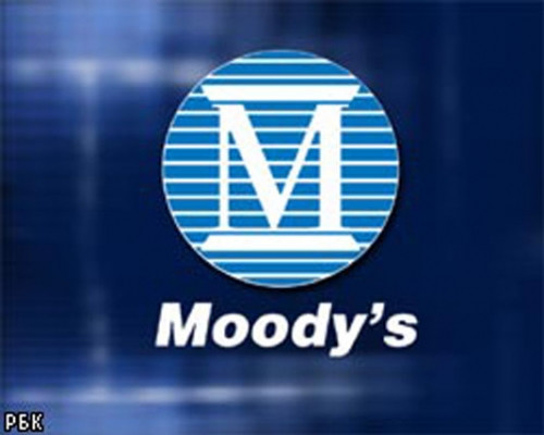 Υποβάθμιση έξι ελληνικών τραπεζών από τη Moody΄s