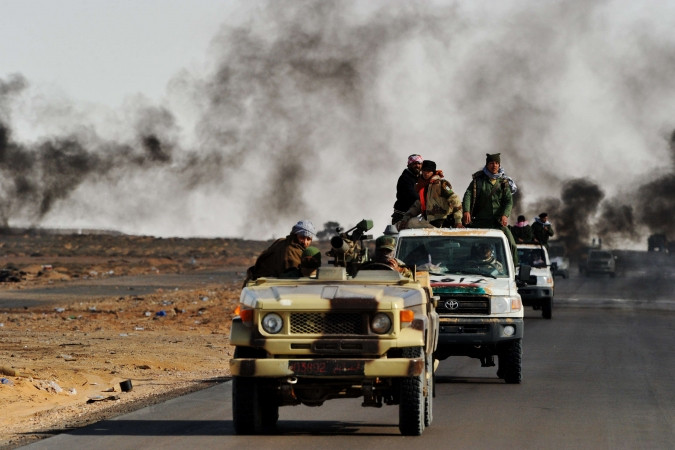 Προώθηση των δυνάμεων Καντάφι στα ανατολικά
