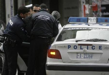 Θεσσαλονίκη: Εμπρησμός σε γραφεία του ΠΑΣΟΚ στις Συκιές