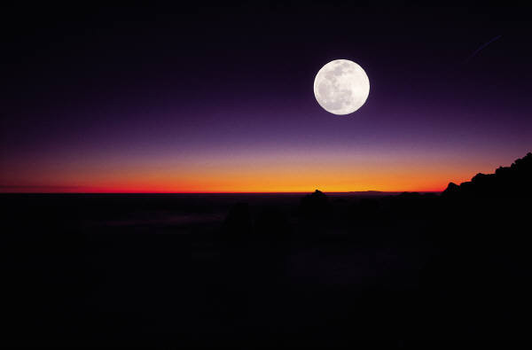Πιο κοντά στη Γη από κάθε άλλη φορά μετά το 1992 θα βρεθεί αύριο η Σελήνη