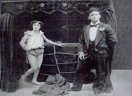 Harry Houdini: Στη μαγεία της φαντασίας και των αποδράσεων