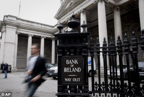 Συμμετοχή στις ζημιές των τραπεζών από κατόχους ομολόγων θέλει η Ιρλανδία