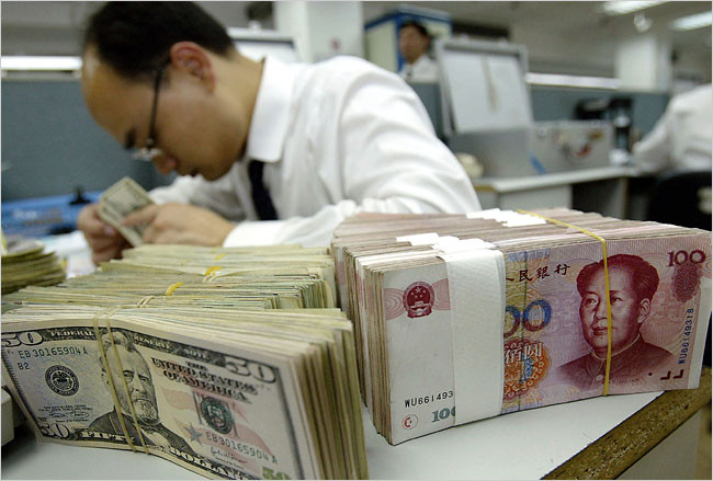 Το τέλος της κυριαρχίας του δολαρίου ζητά το Πεκίνο