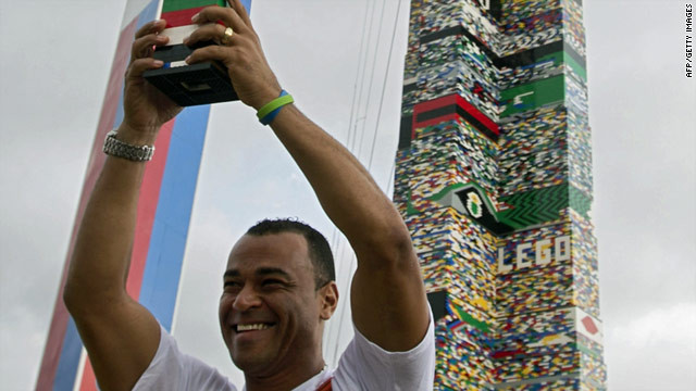 Η Βραζιλία κατασκεύασε τον μεγαλύτερο πύργο από Lego