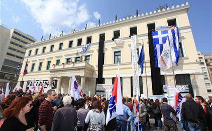 Μηχανοκίνητη πορεία διαμαρτυρίας από τους συμβασιούχους του Δήμου Αθήνας