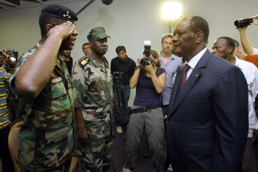 Η ΕΕ ζητά άμεσο σχηματισμό κυβέρνησης στην Ακτή Ελεφαντοστού