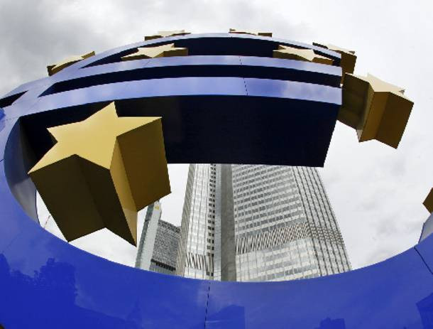 ΕΚΤ: Η Ελλάδα δεν χρειάζεται να αναδιαρθρώσει το χρέος της