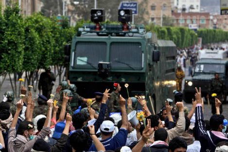 Νέο πυρ της αστυνομίας κατά διαδηλωτών στην Υεμένη