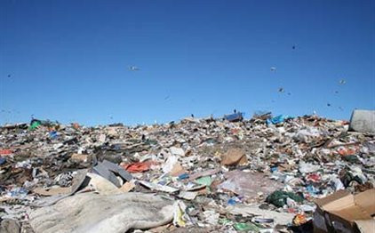 Νέα προειδοποίηση για τις χωματερές από τον επίτροπο Περιβάλλοντος