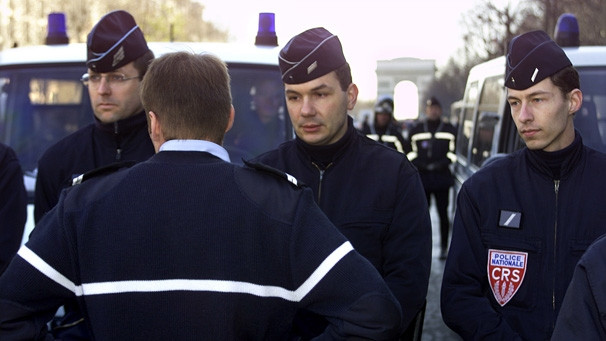 Απαγορεύεται το αλκοόλ για τους Γάλλους αστυνομικούς σε ώρα εργασίας