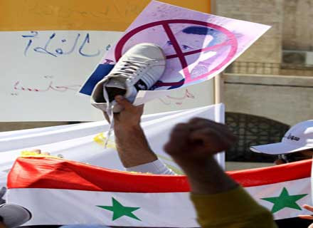 Ελεύθεροι σκοπευτές στη Δαμασκό, τανκς στη Ντεράα