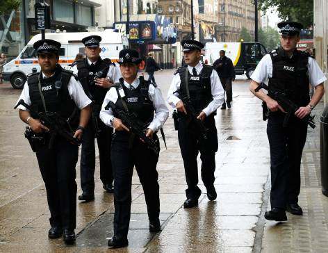 Πέντε συλλήψεις υπόπτων για τρομοκρατία στην Αγγλία