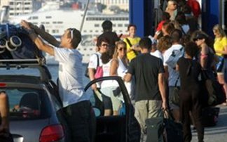 Κατάργηση των φόρων υπέρ τρίτων στα ακτοπλοϊκά εισιτήρια