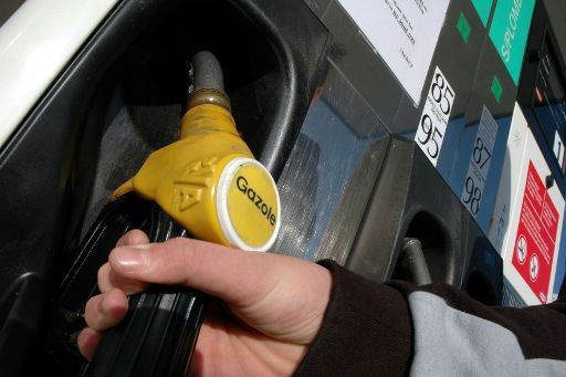 Αντιδρούν οι βενζινοπώλες στο πλαφόν για τα καύσιμα