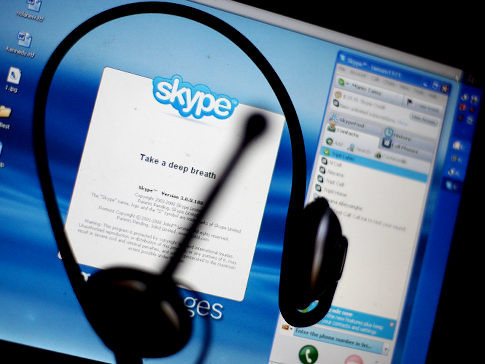 Google και Facebook ερίζουν για το Skype