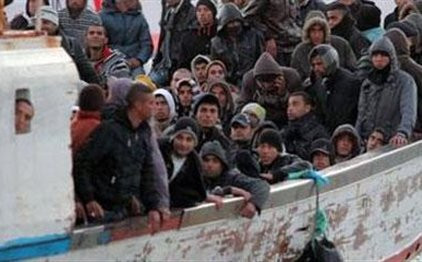 Guardian: «Το ΝΑΤΟ άφησε αβοήθητους μετανάστες»