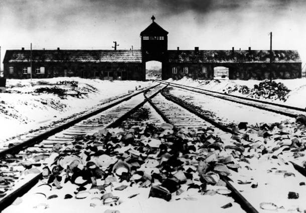 Ένοχος φρουρός σε ναζιστικό στρατόπεδο