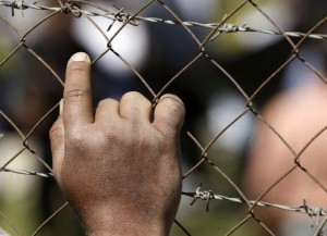 Δημιουργούνται 5 κέντρα κράτησης μεταναστών
