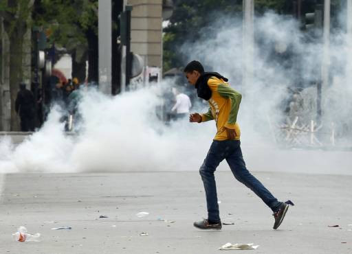 Αθρόες συλλήψεις διαδηλωτών στην Τυνησία