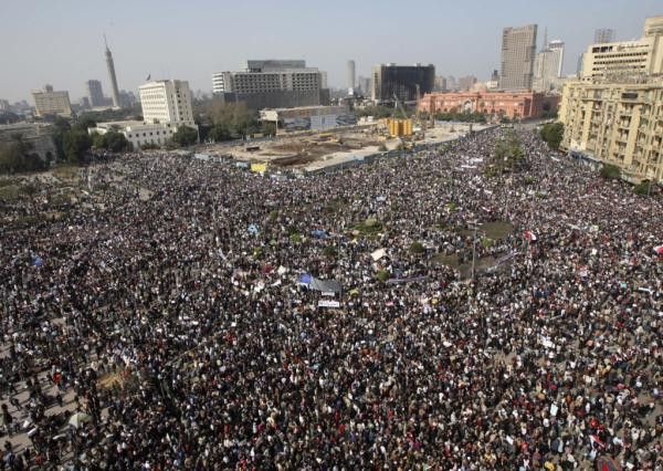 Αιγύπτιοι διαδηλώνουν στην Ταχρίρ για να «διασώσουν την επανάσταση»