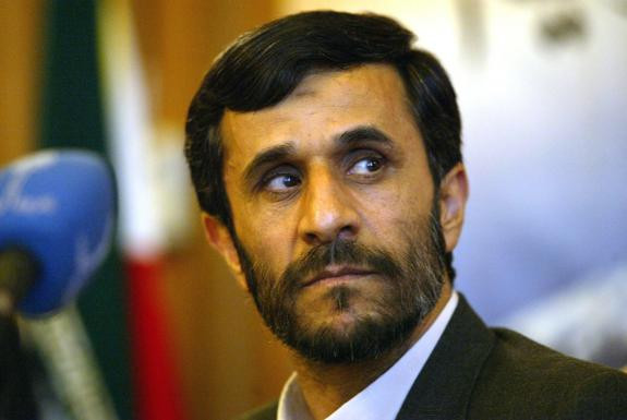 Έκρηξη και πυρκαγιά σε διυλιστήριο που επισκεπτόταν ο Μ. Αχμαντινετζάντ