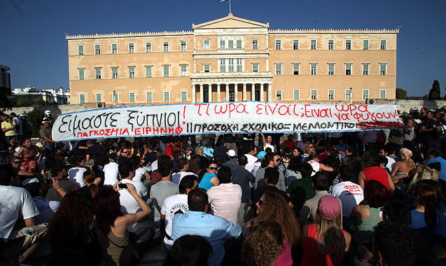 Αγανακτισμένοι σε όλη την Ελλάδα