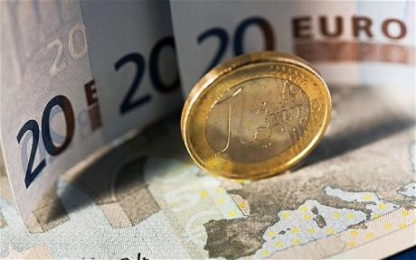 Σενάρια θέλουν την ΕΚΤ να προκρίνει αναδιάταξη του χρέους της Ελλάδας