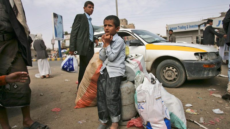 Υεμένη: Βομβαρδισμός φυλής σε στρατόπεδο από την πολεμική αεροπορία