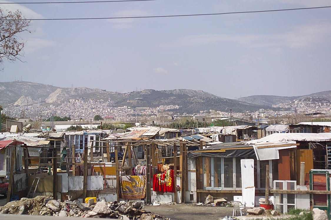 Ταύρος: Για παραγκούπολη – «χημική βόμβα» κάνουν λόγο οι κάτοικοι