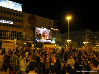 Σκόπια: Διαδηλώσεις ενάντια στην αστυνομική βία με αφορμή το θάνατο νεαρού