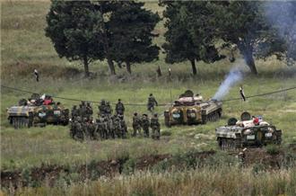 Συνεχίζονται οι κατασταλτικές επιχειρήσεις στη Συρία, για ανθρωπιστική κρίση κάνουν λόγο οι ΗΠΑ