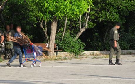 Ο ΣΥΡΙΖΑ καταγγέλλει προβοκάτσια στην πλατεία Συντάγματος