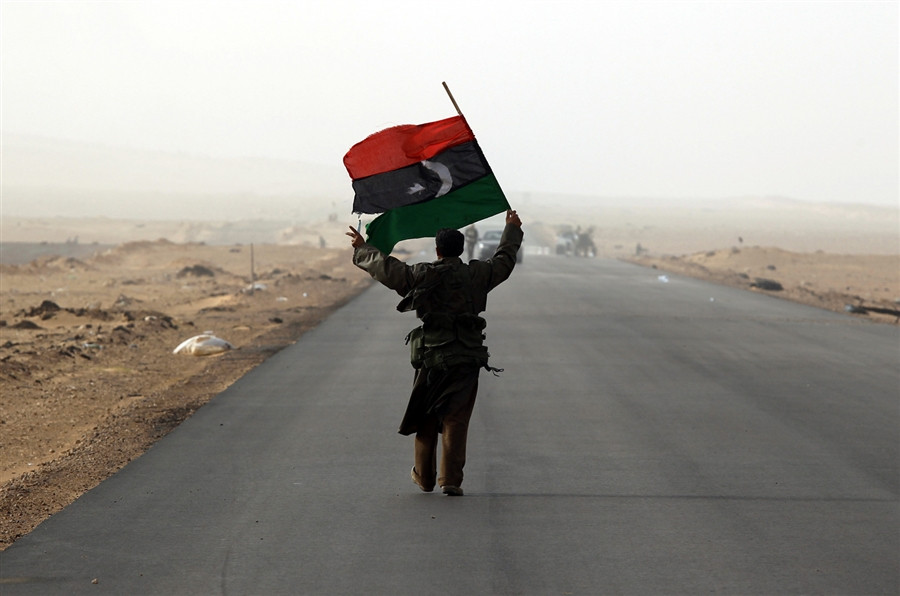Λιβύη: Σφοδρές μάχες μεταξύ εξεγερμένων και δυνάμεων του Καντάφι