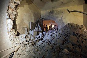 Νεκροί άμαχοι από τους νατοϊκούς βομβαρδισμούς στη Λιβύη