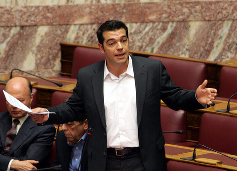 Αντιπαράθεση κυβέρνησης-ΣΥΡΙΖΑ στη Βουλή για το Μεσοπρόθεσμο