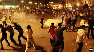 Χημικά κατά των διαδηλωτών στην πλατεία Ταχρίρ