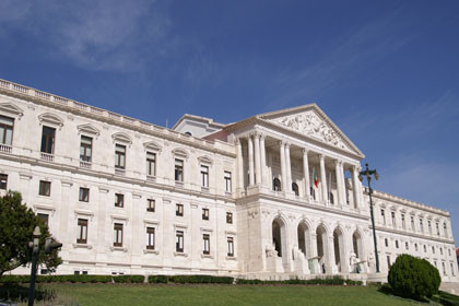 Καταργεί «ειδικά δικαιώματα» του δημοσίου η Πορτογαλία