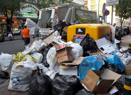 Τελευταία στιγμή τρέχουν για τα σκουπίδια υπουργεία και Περιφέρεια Αττικής