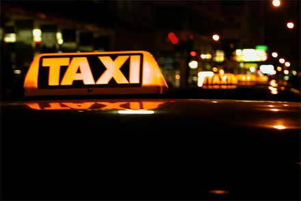 Αχνοφαίνεται προσωρινή εκτόνωση για το θέμα των ταξί