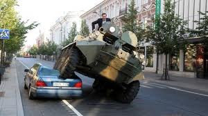 Λιθουανία: Τανκ κατά παράνομης στάθμευσης!